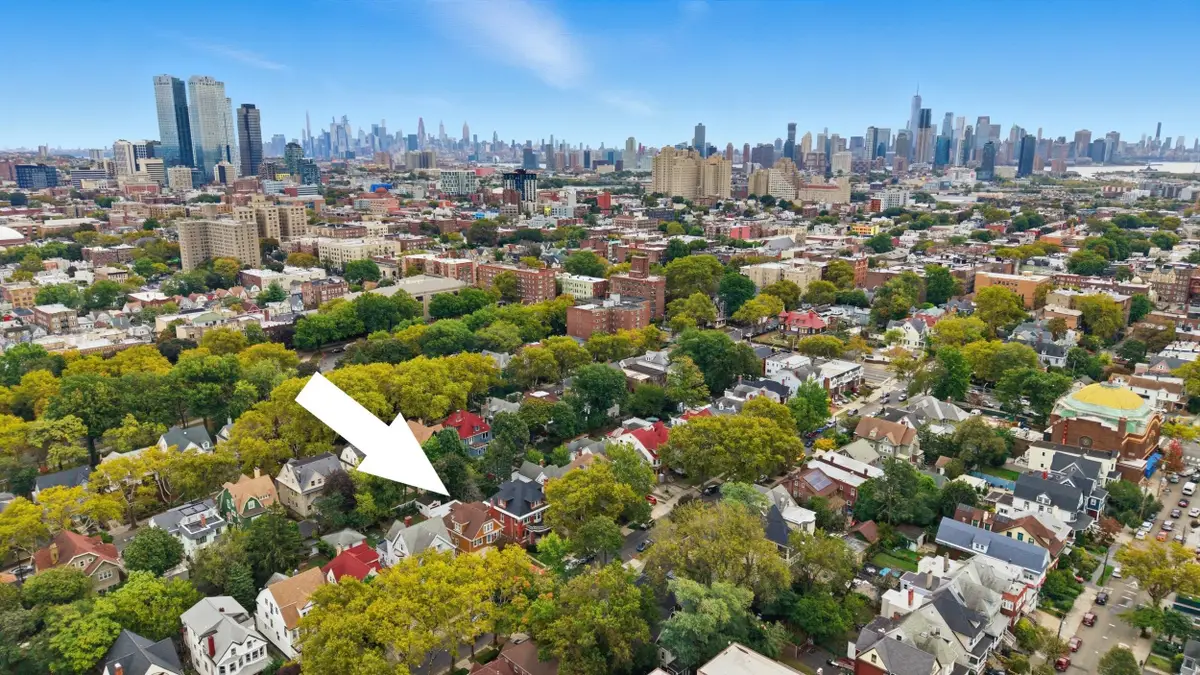 116 BENTLEY AVE, Jersey City, NJ 07304-1702 - #1