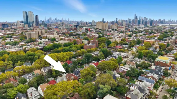 116 BENTLEY AVE, JC, Journal Square, NJ 07304-1702