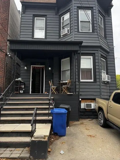 137 MANHATTAN AVE, Jersey City, NJ 07307 - #1
