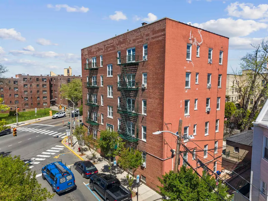 1700 KENNEDY BLVD #35, Union City, NJ 07087 - #2