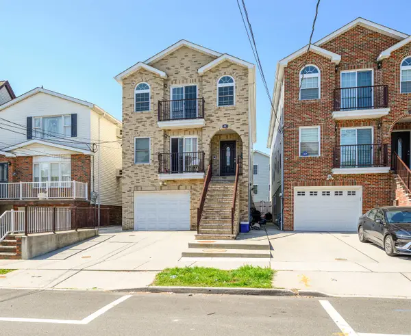 44 WEST 50TH ST, Bayonne, NJ 07002