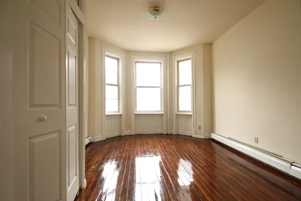 17 BERGEN AVE, Jersey City, NJ 07305 - #1