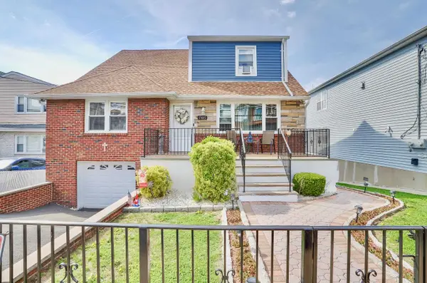 7105 DURHAM AVE, North Bergen, NJ 07047