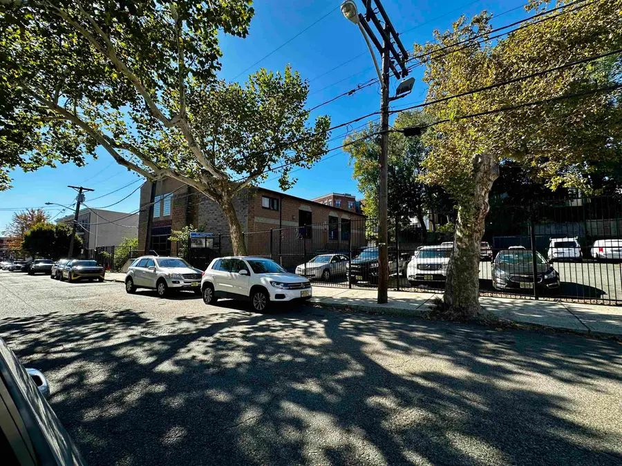 33 PRESCOTT ST, Jersey City, NJ 07304 - #2
