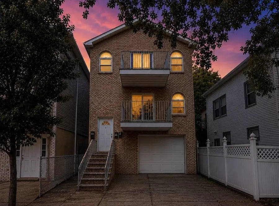 19 PARNELL PL, Jersey City, NJ 07305 - #2