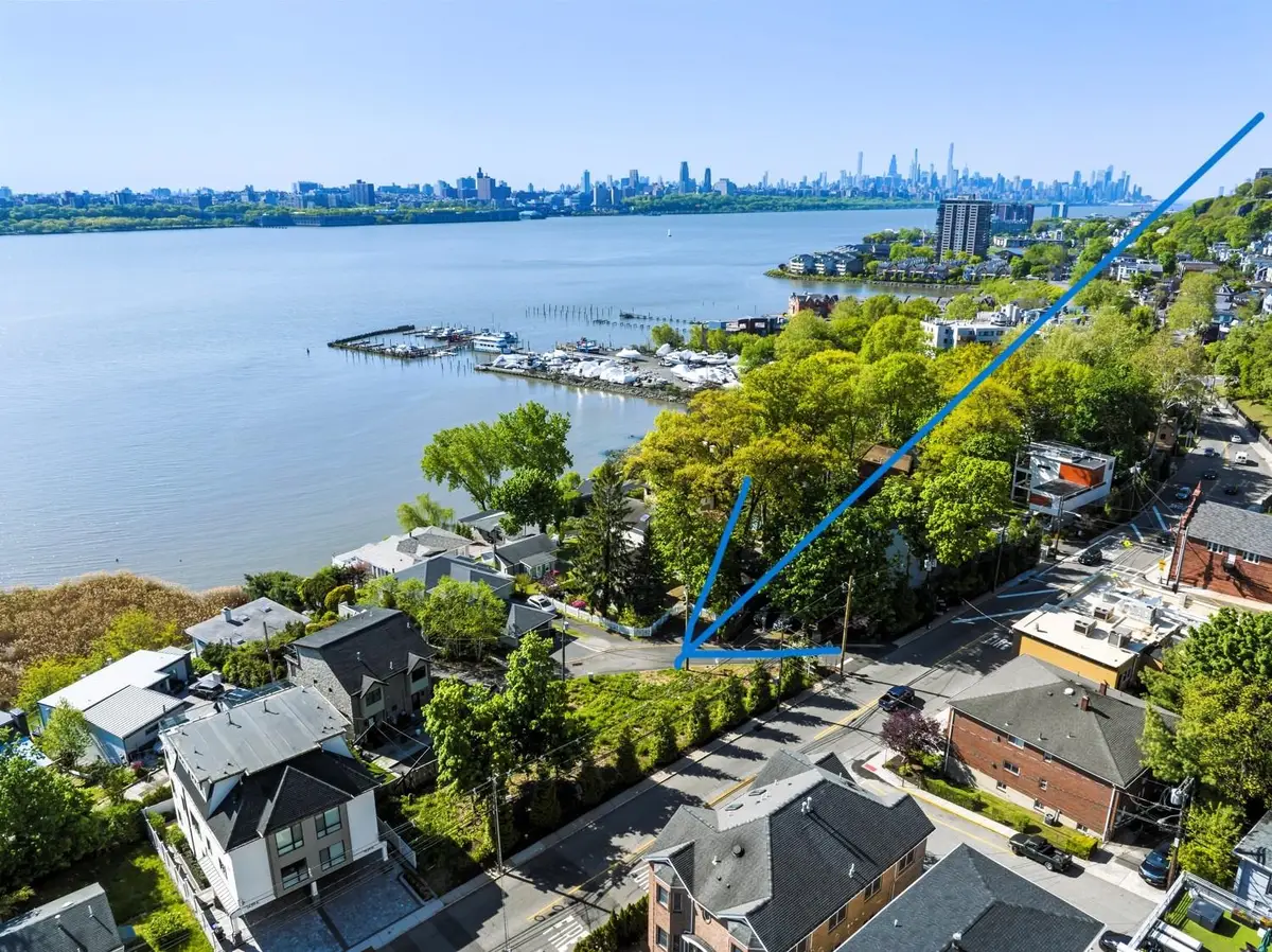 5 VISTA LANE, Edgewater, NJ 07020 - #1