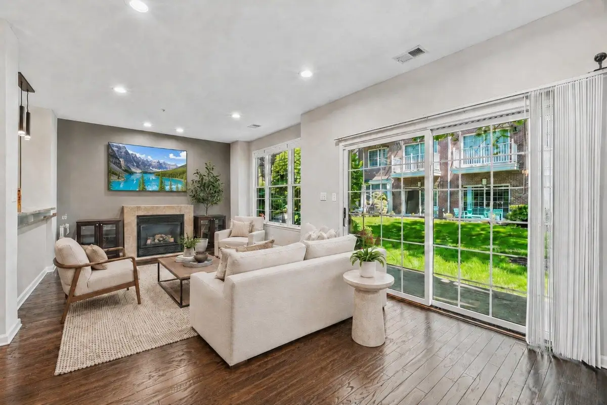102 ABBIE CT #102, Guttenberg, NJ 07093 - #1
