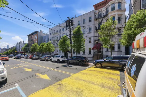 213 48TH ST #B3, Union City, NJ 07087-000