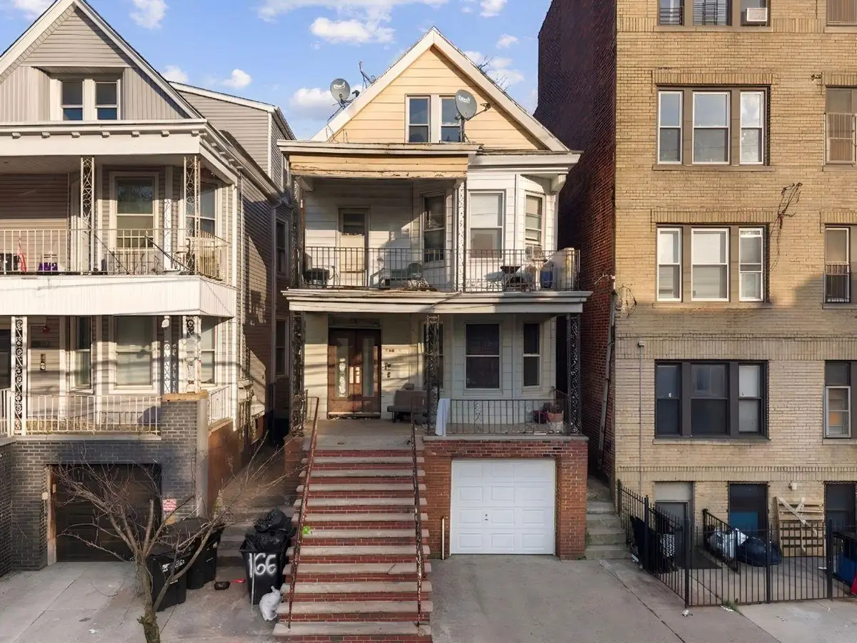 166 BERGEN AVE, Jersey City, NJ 07305 - #1