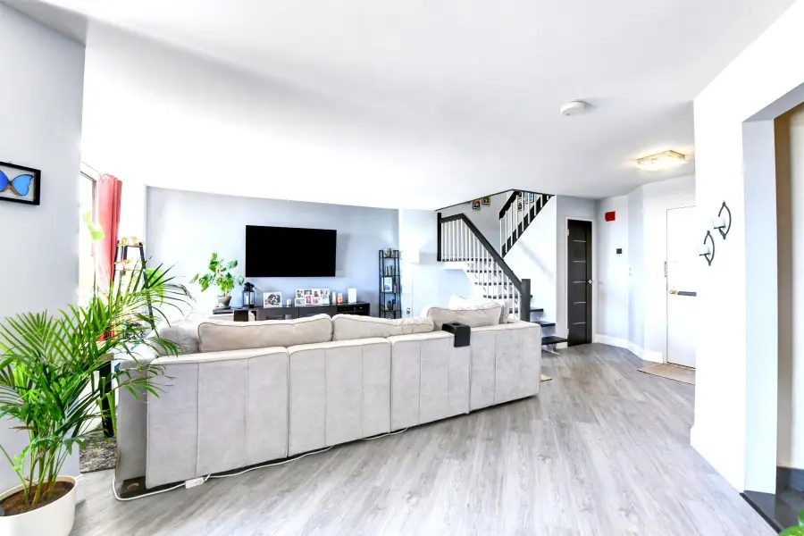 320 HARMON COVE TOWER #320, Secaucus, NJ 07094 - #3
