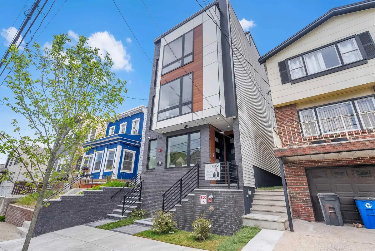 82 PAMRAPO AVE, Jersey City, NJ 07305 - #1