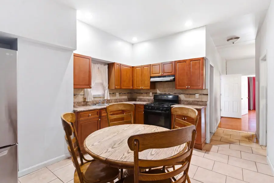 161 SEAVIEW AVE, Jersey City, NJ 07305-1788 - #3