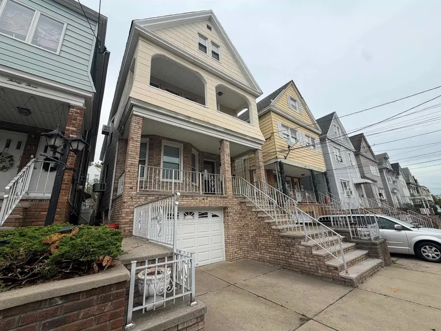 31 WEST 48TH ST, Bayonne, NJ 07002 - #2
