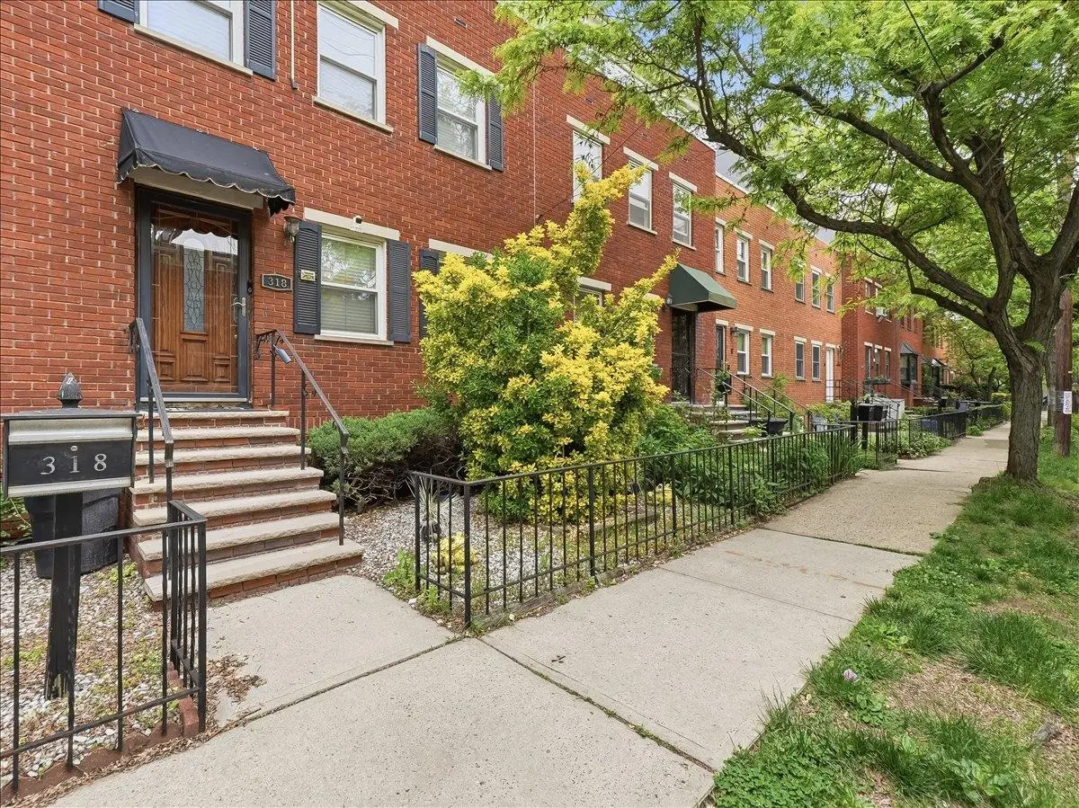 318 9TH ST, Jersey City, NJ 07302 - #1