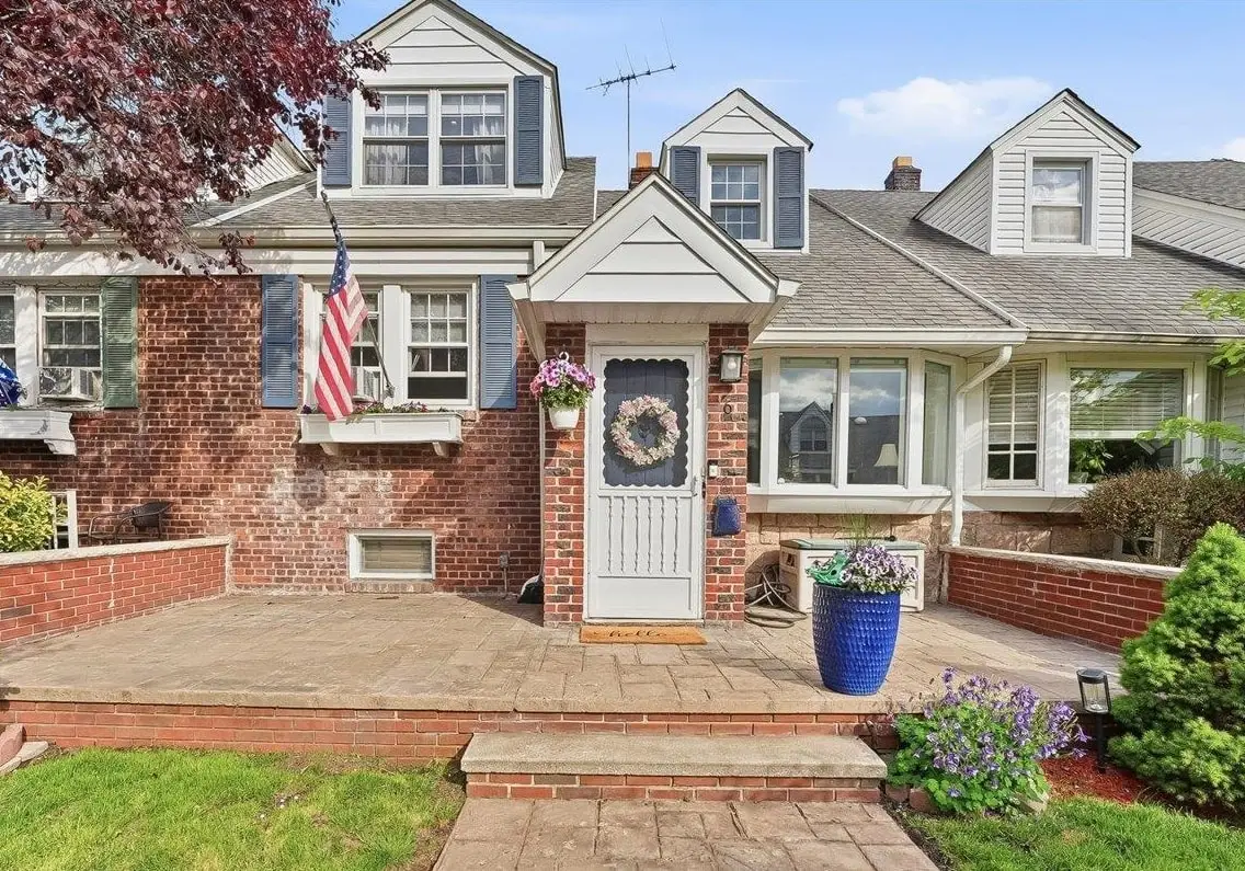 6 PARKSIDE LANE, Bayonne, NJ 07002 - #1