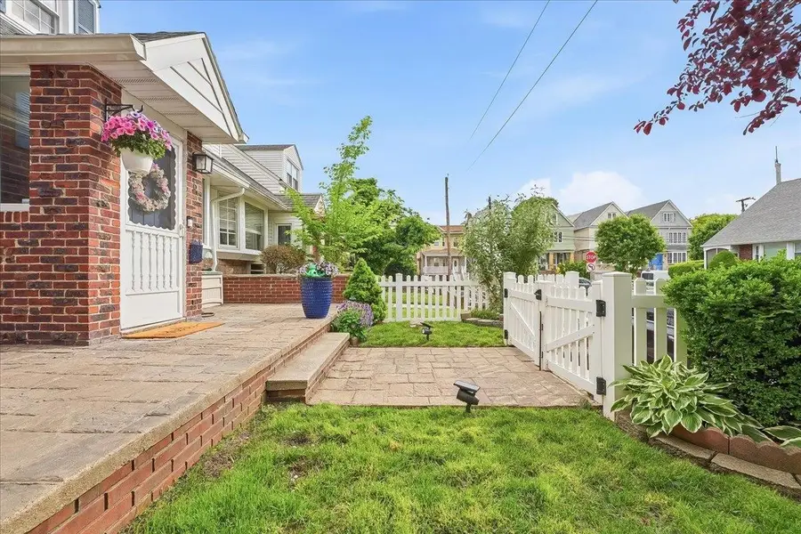 6 PARKSIDE LANE, Bayonne, NJ 07002 - #3