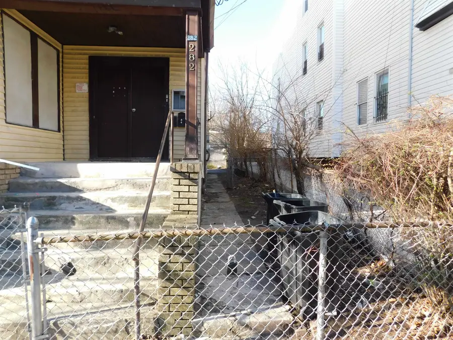 282 RENNER AVE #3, Newark, NJ 07112-3227 - #3