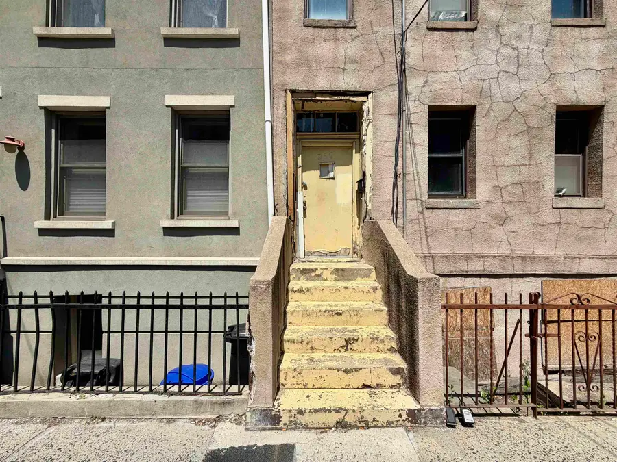 256 2ND ST, Hoboken, NJ 07030 - #2
