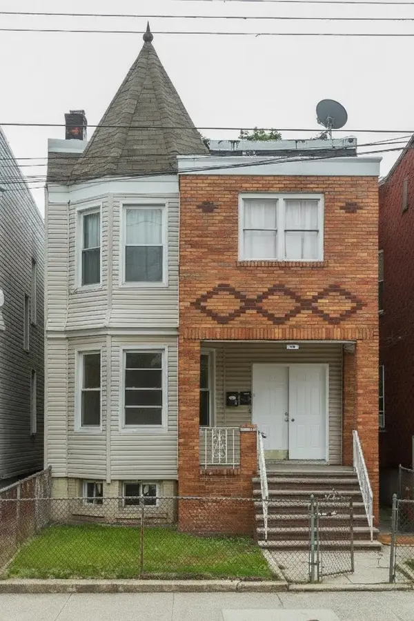 49 WARNER AVE, JC, Greenville, NJ 07305