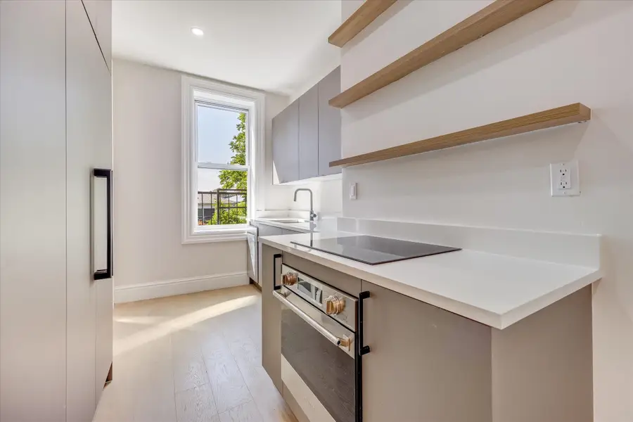 147 NEW YORK AVE #3L, Jersey City, NJ 07307 - #2