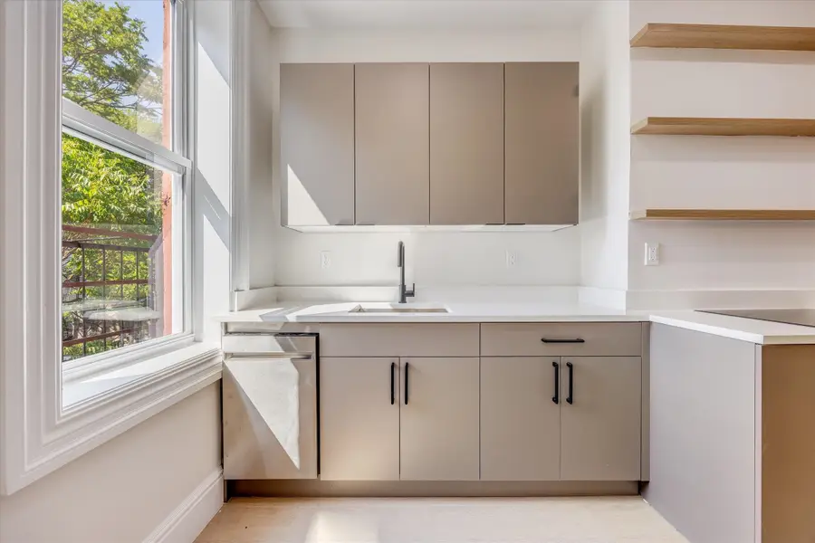 147 NEW YORK AVE #3L, Jersey City, NJ 07307 - #3