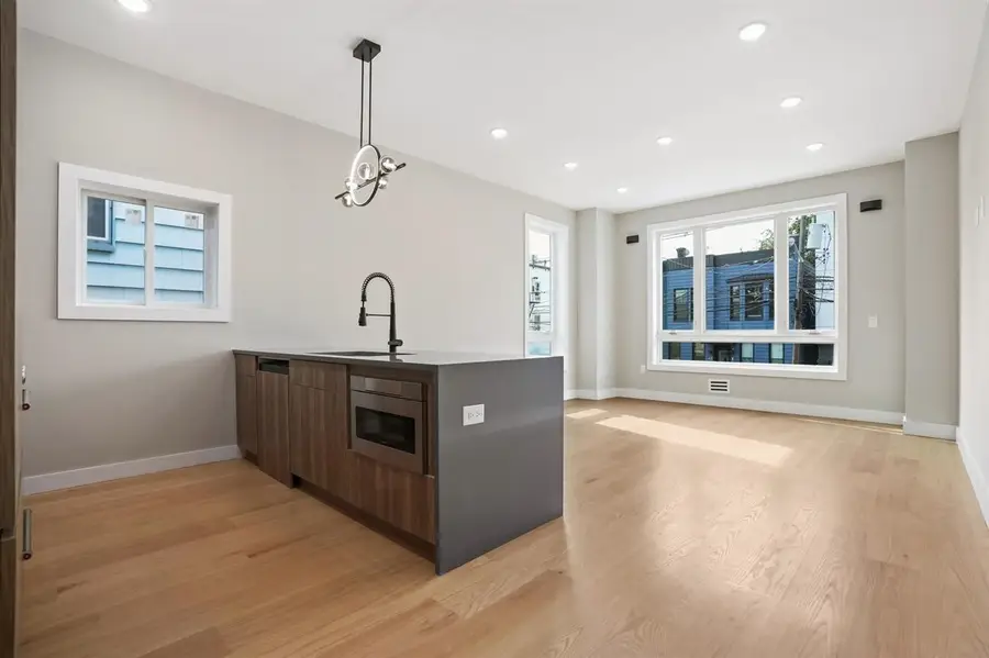 68 THORNE ST #1, Jersey City, NJ 07307 - #3