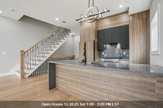 68 THORNE ST, Jersey City, NJ 07307 - #2