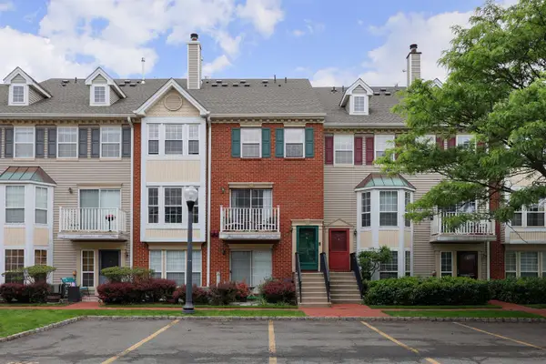 33 DOGWOOD ST, JC, Greenville, NJ 07305