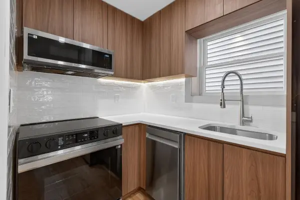 161 WOODLAWN AVE #ADU, JC, Greenville, NJ 07305