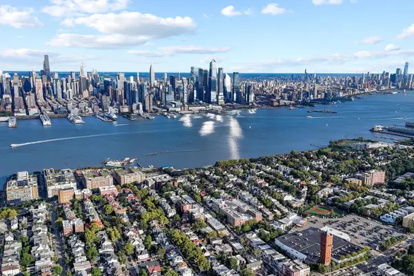 29-33 51ST ST #B2, Weehawken, NJ 07086