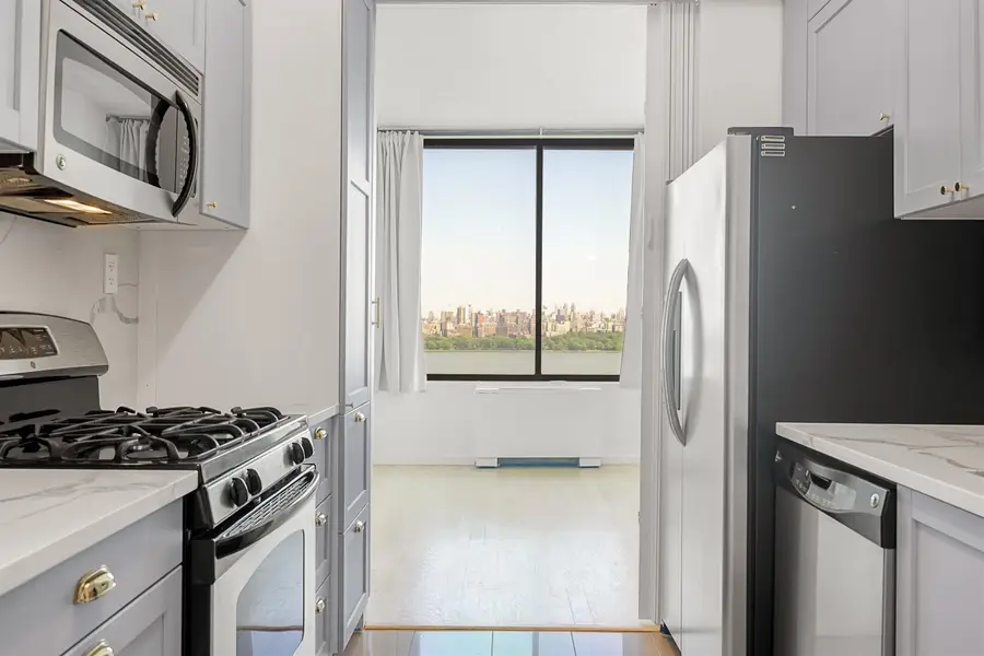 9060 PALISADE AVE #404, North Bergen, NJ 07047 - #2