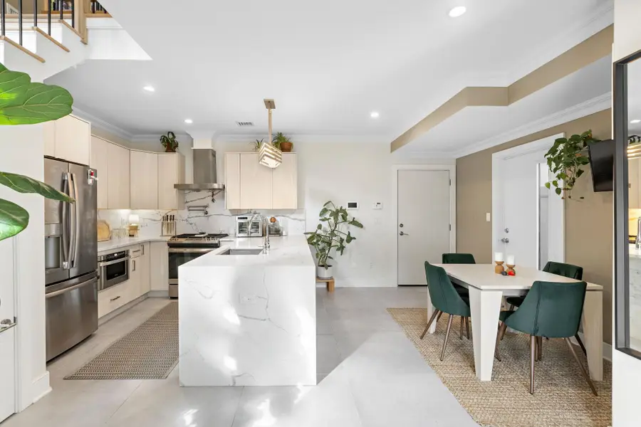 95 THORNE ST, Jersey City, NJ 07307 - #2