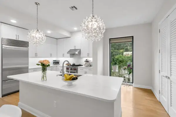 3 SOMERSET LANE #500, Edgewater, NJ 07020