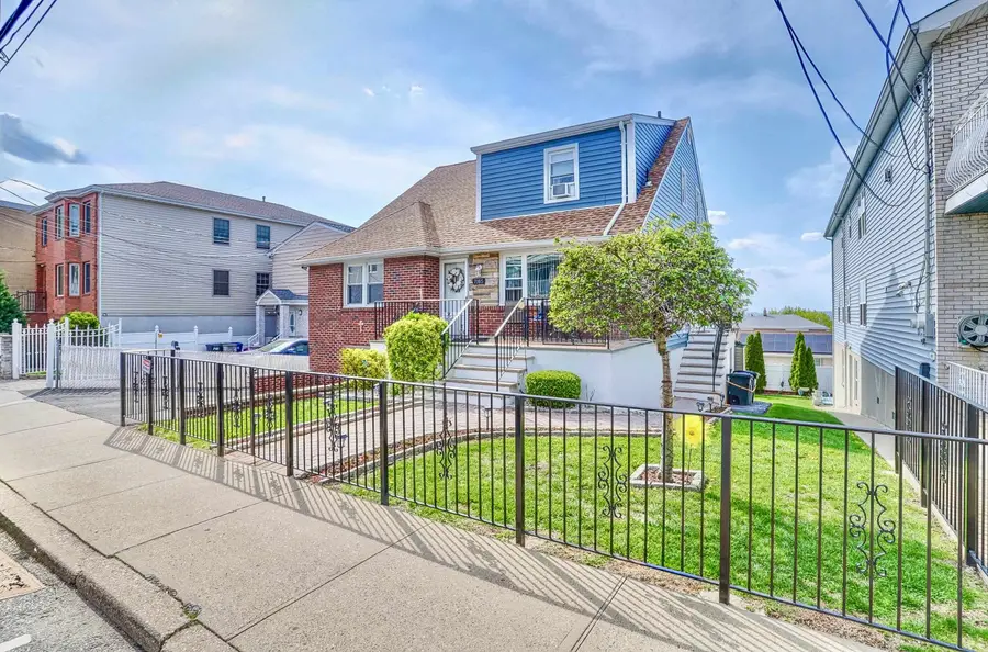 7105 DURHAM AVE, North Bergen, NJ 07047-4570 - #3