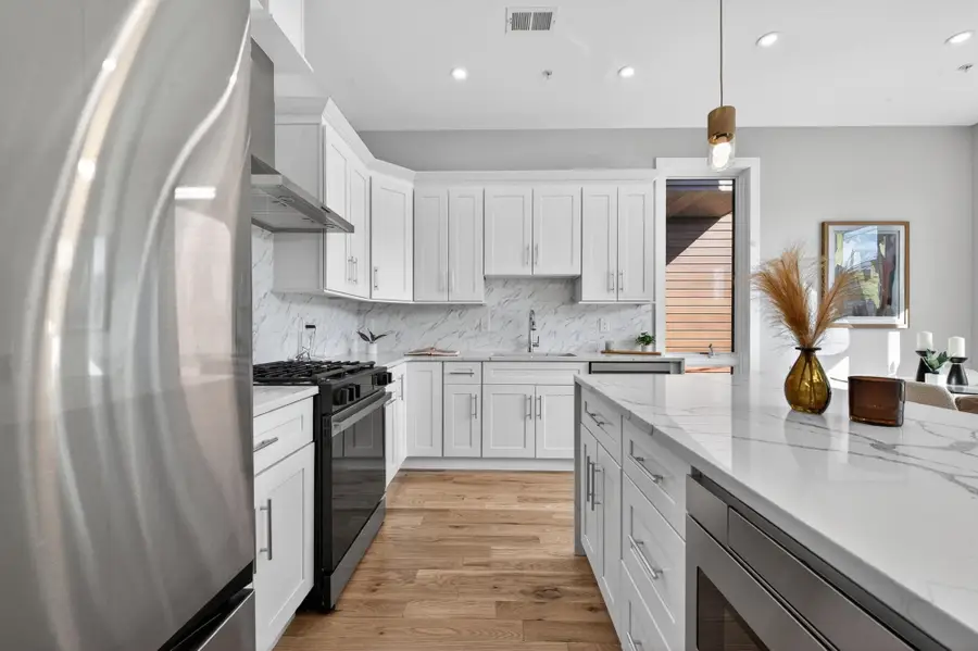 126 DE KALB AVE #2, Jersey City, NJ 07306 - #2