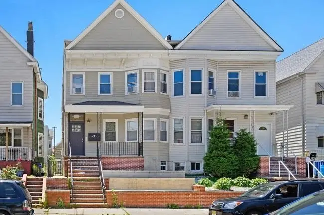 24 EAST 49TH ST, Bayonne, NJ 07002-9000 - #1