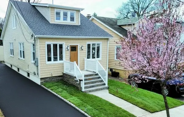 3 RAYDOL AVE, Secaucus, NJ 07094