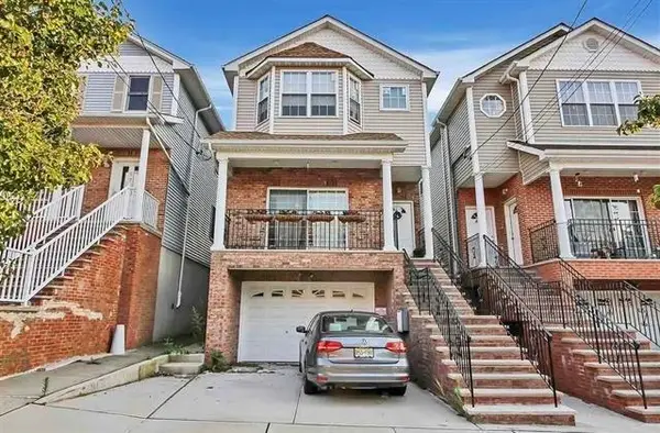 176 WEST 54TH ST, Bayonne, NJ 07002