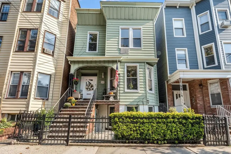532 PALISADE AVE, Jersey City, NJ 07307 - #3