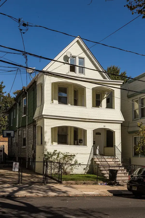 10 DWIGHT ST, JC, Greenville, NJ 07305