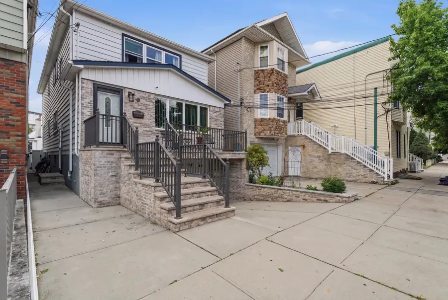 106 EVERGREEN ST, Bayonne, NJ 07002 - #2