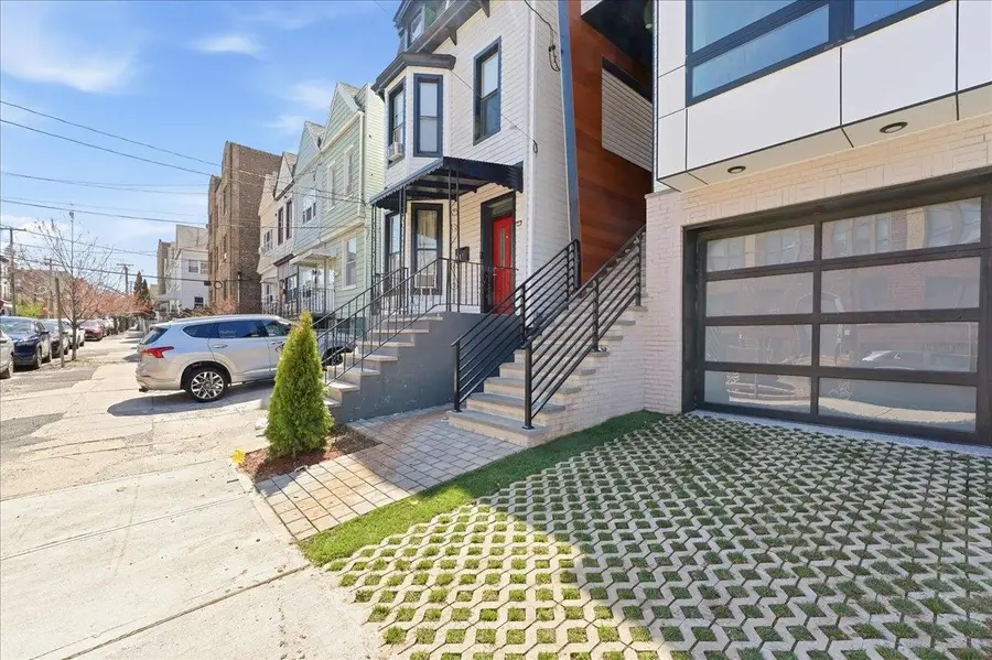 81 LEXINGTON AVE, Jersey City, NJ 07304 - #2