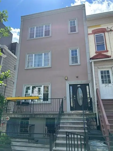 105 STORMS AVE #3, JC, Journal Square, NJ 07306