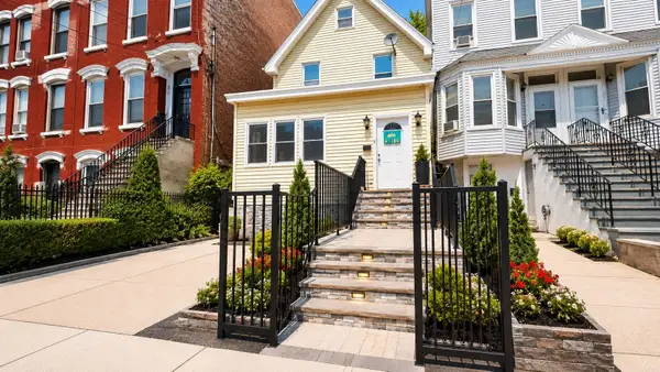 68 BRINKERHOFF ST, JC, Greenville, NJ 07304