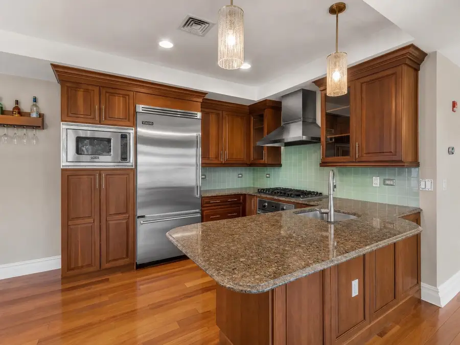31 CAMBRIDGE WAY, Weehawken, NJ 07086 - #3