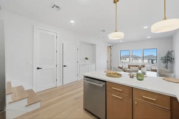 98 WESTERN AVE #1, JC, Heights, NJ 07307