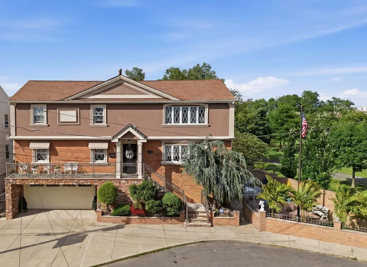 103 EAST 25TH ST, Bayonne, NJ 07002 - #1