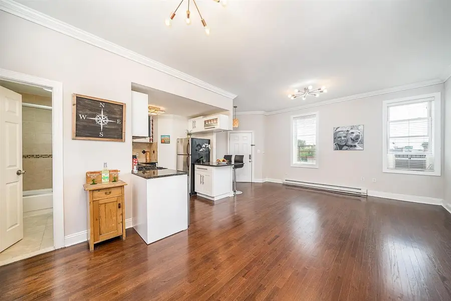 372 COMMUNIPAW AVE #4L, Jersey City, NJ 07304 - #3