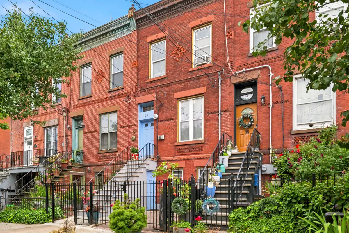 33 PARK ST, Jersey City, NJ 07304 - #1