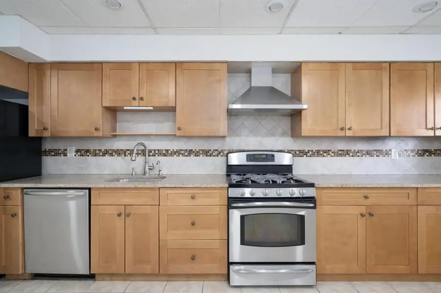 108 HIGHPOINT AVE, Weehawken, NJ 07086 - #3